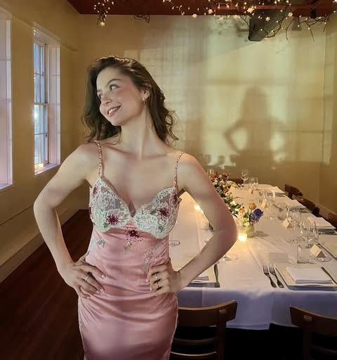 El estilo de Carys Douglas, la hija de Catherine Zeta-Jones y Michael Douglas