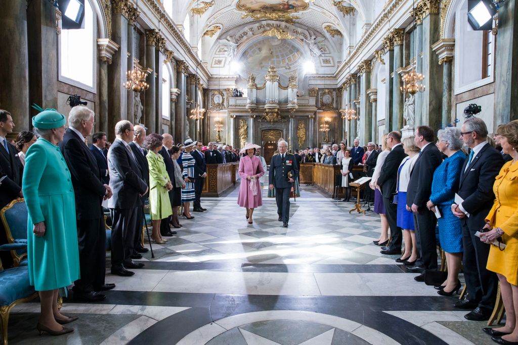 Los Reyes Carlos Gustavo y Silvia de Suecia en la misa Te Deum ante el resto de miembros de la realeza hace diez años