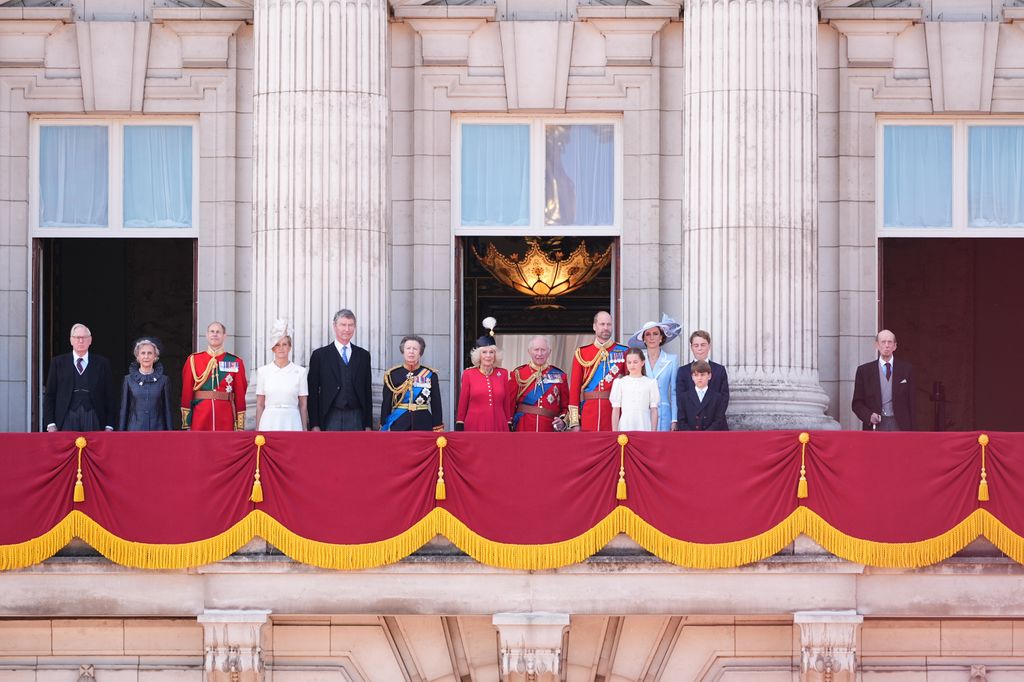 La Familia Real británica en el balcón del Palacio de Buckingham 