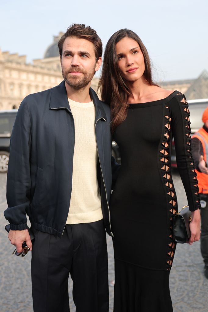 Paul Wesley y Natalie Kuckenburg en una imagen de archivo