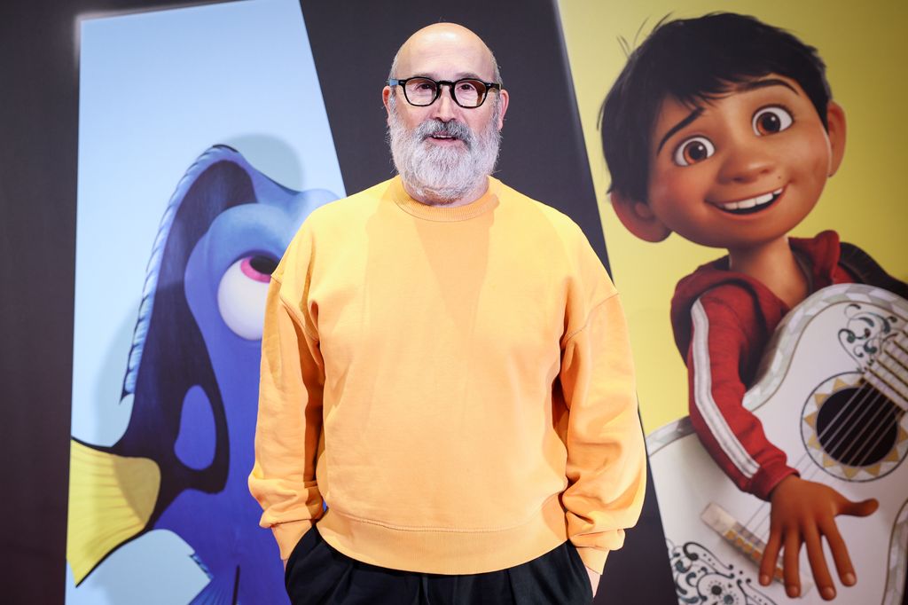 Javier está feliz como padre de mellizos, un niño y una niña