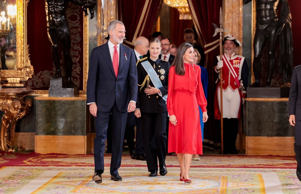 Rey Felipe VI, Princesa Leonor y la reina Letizia Besa Manos 2024