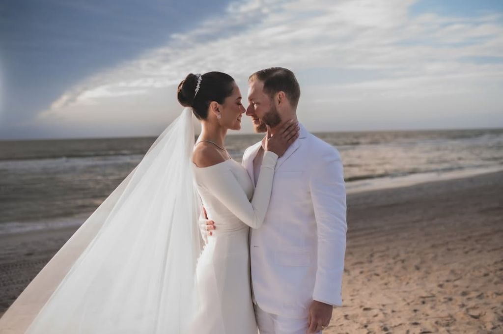 Andrea Meza, Miss Universe 2020, celebra su primer aniversario de bodas