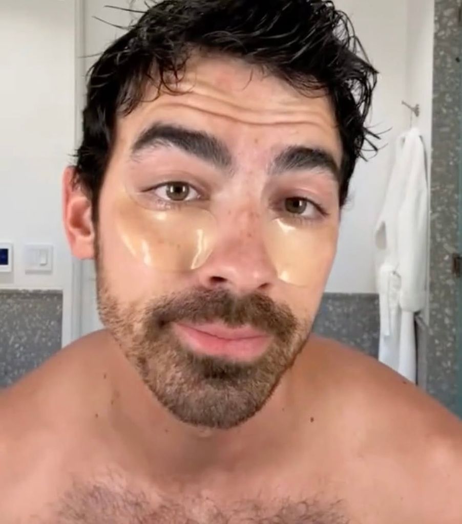 Joe Jonas subió a tiktok que hace uso de este producto de manera recurrente.