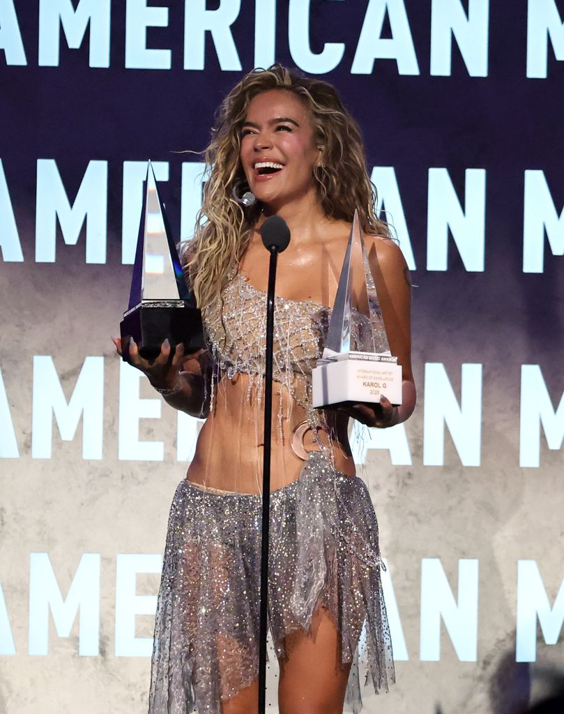 Karol G recibió el premio a Mejor Álbum Latino y el Premio Internacional de Excelencia Artística.