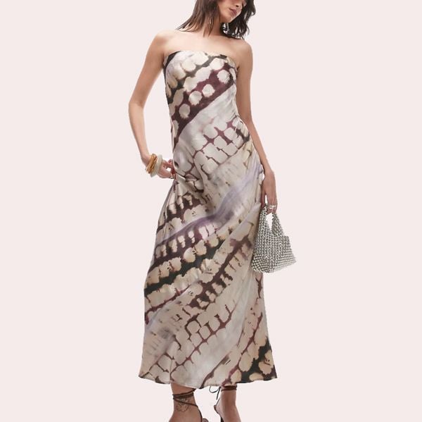 Vestido lencero largo con estampado animal abstracto y escote palabra de honor de satén de Topshop