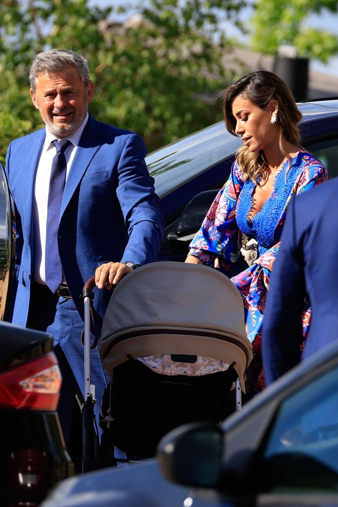 Miki Nadal y Helena Ruiz Aldea con su hija Galatea en Madrid, el 29 de abril de 2023