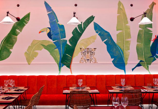 Comedor de 'Bananas', decorado con aires tropicales. 