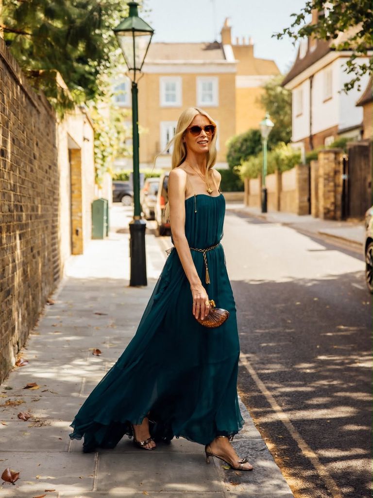 Claudia Schiffer, la invitada mejor vestida con un diseño verde y joyas que son tesoros del mar