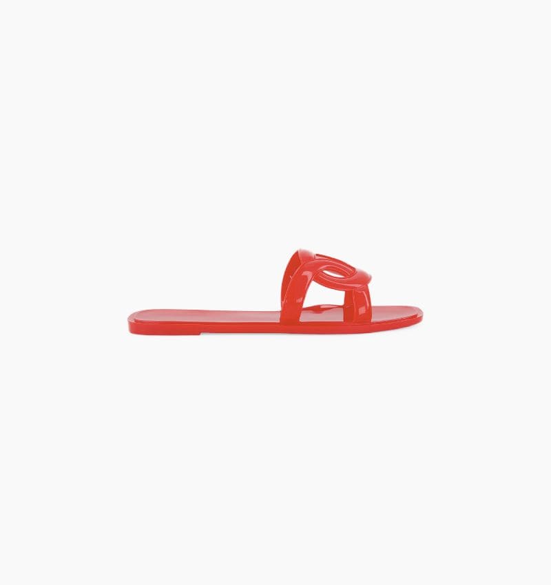 El calzado ideal para caminar por la playa