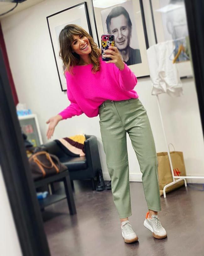 Nuria Roca con pantalones de cuero