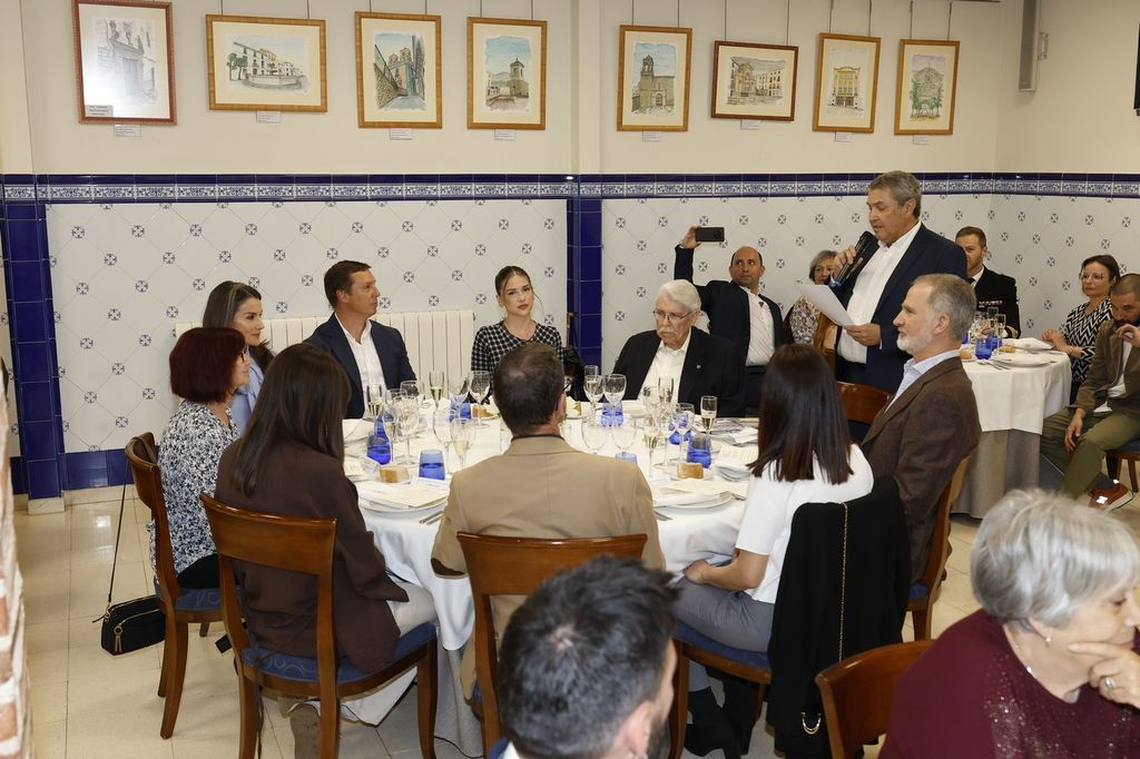Los Reyes han comido en el comedor de la Escuela de Hostelería del Sur