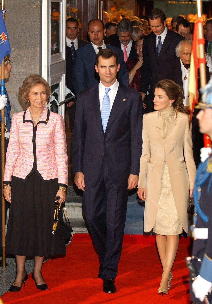 Recordamos el estreno de la reina Letizia en los princesa de asturias hace 22 años con un look que no llevaría a día de hoy