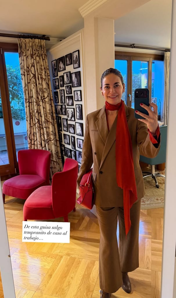 Mariló Montero con look de trabajo y accesorios en color rojo.