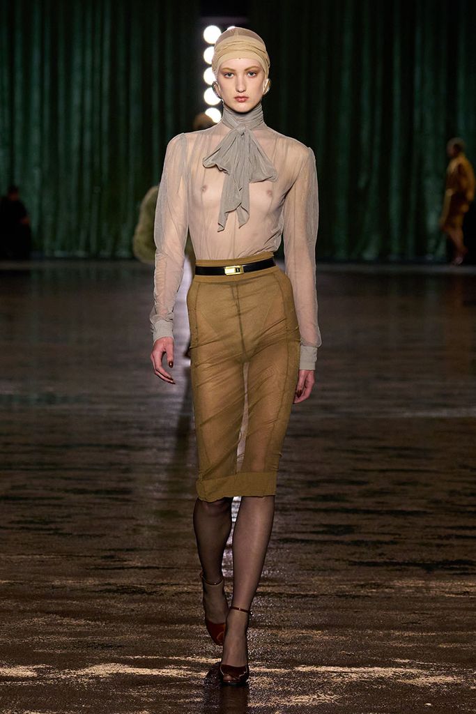 yves saint laurent desfile otono invierno 2024006a