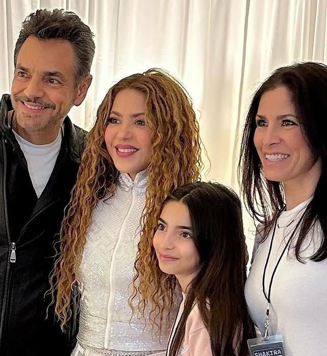 Eugenio Derbez acudió al concierto de Shakira en compañía de su esposa, Alessandra Rosaldo, y la hija de ambos, Aitana, de 10 años.