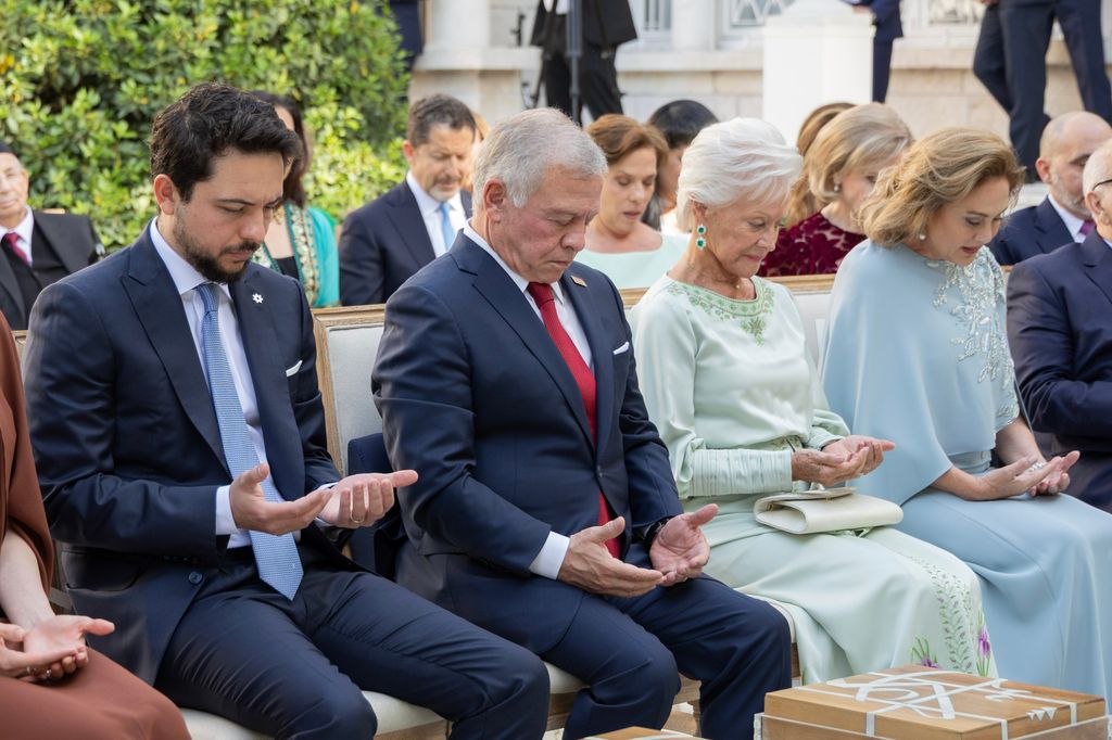 Abdala de Jordania, Hussein de Jordania y la princesa Muna en la boda de Aisha de Jordania 