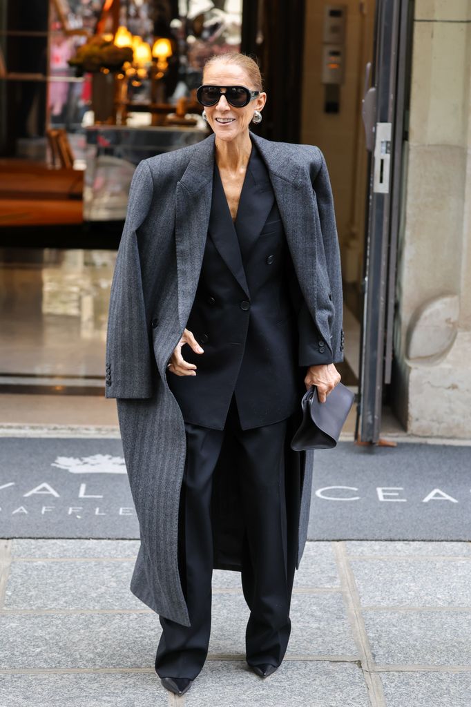 Céline Dion demuestra el poder clásico de un traje sastre.