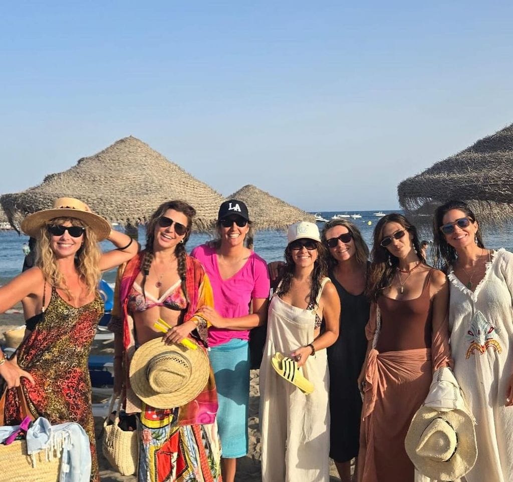 Sara Carbonero de vacaciones con amigas Vanesa Martín, Isabel Jimenez 