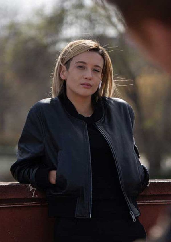 María Pedraza con pelo rubio