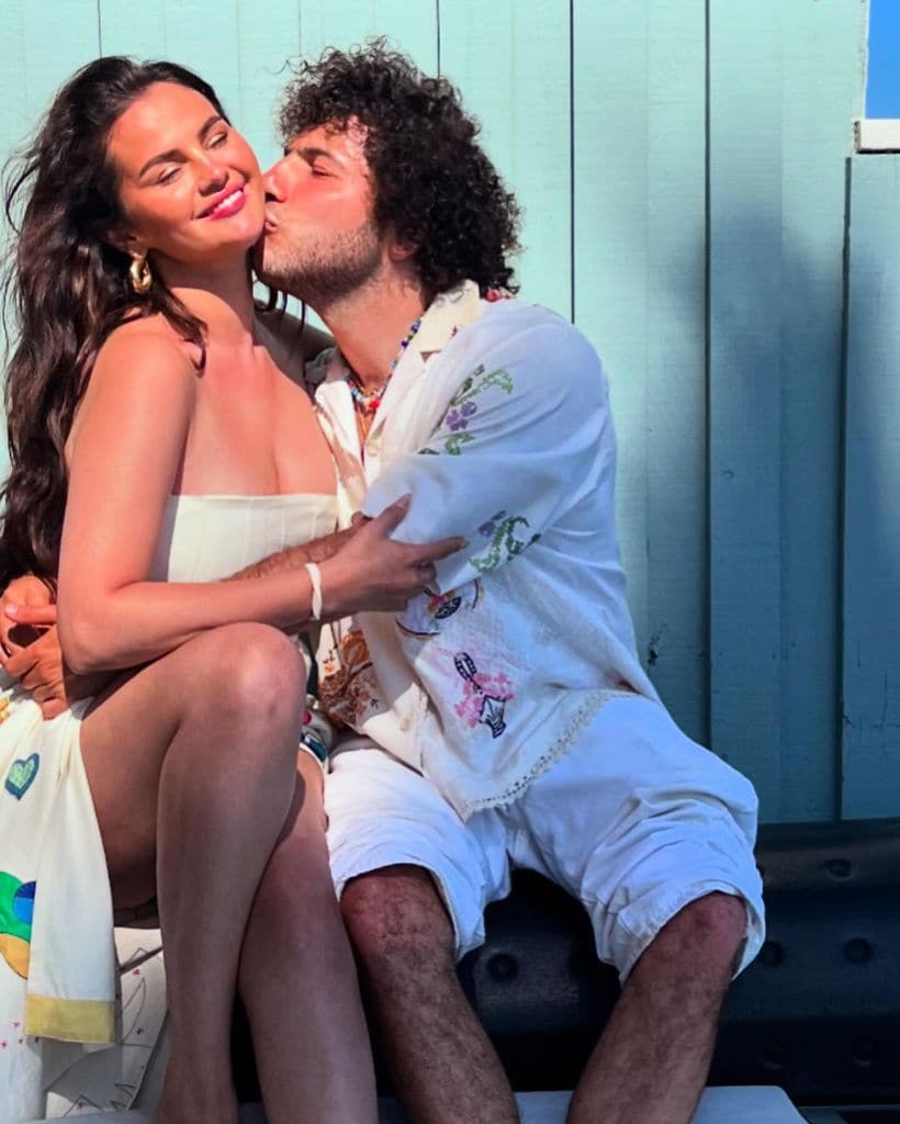 La cantante compartió fotos inéditas con el productor musical