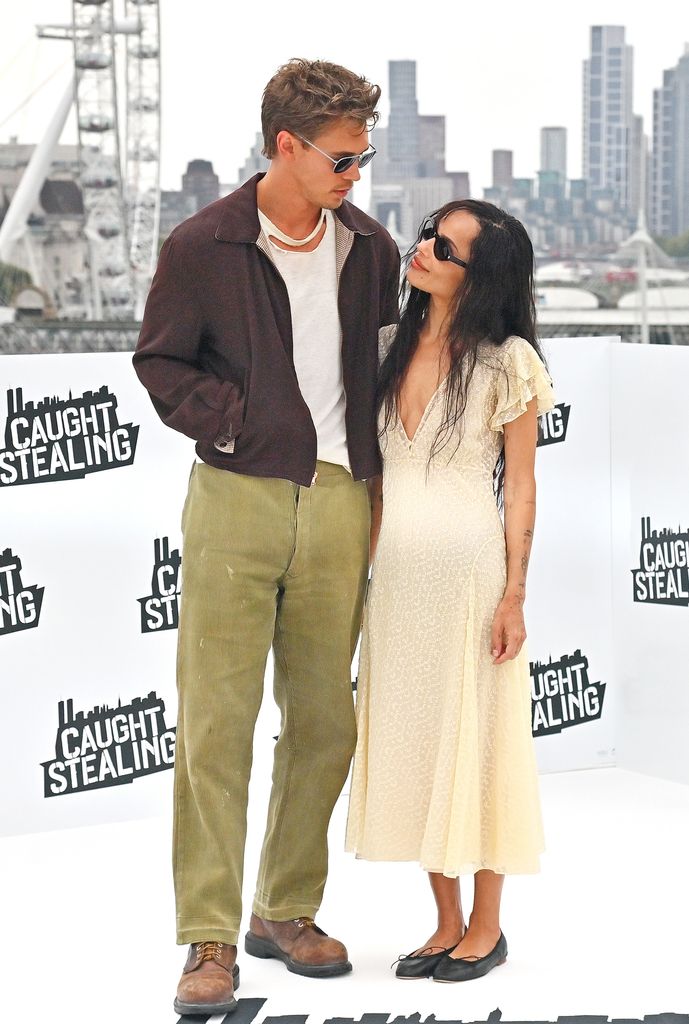 Zoe Kravitz deslumbra con vestidos lenceros y desata los rumores sobre una relación con Austin Butler