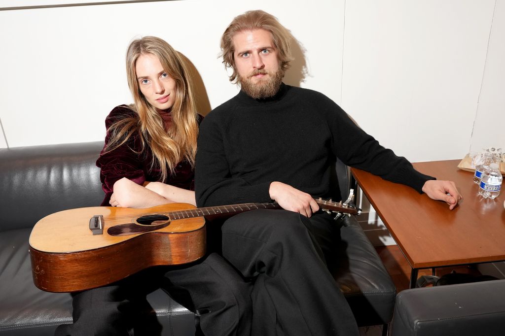 Maya Hawke conoció a su marido, Christian Lee Hutson, cuando era bajista de su banda