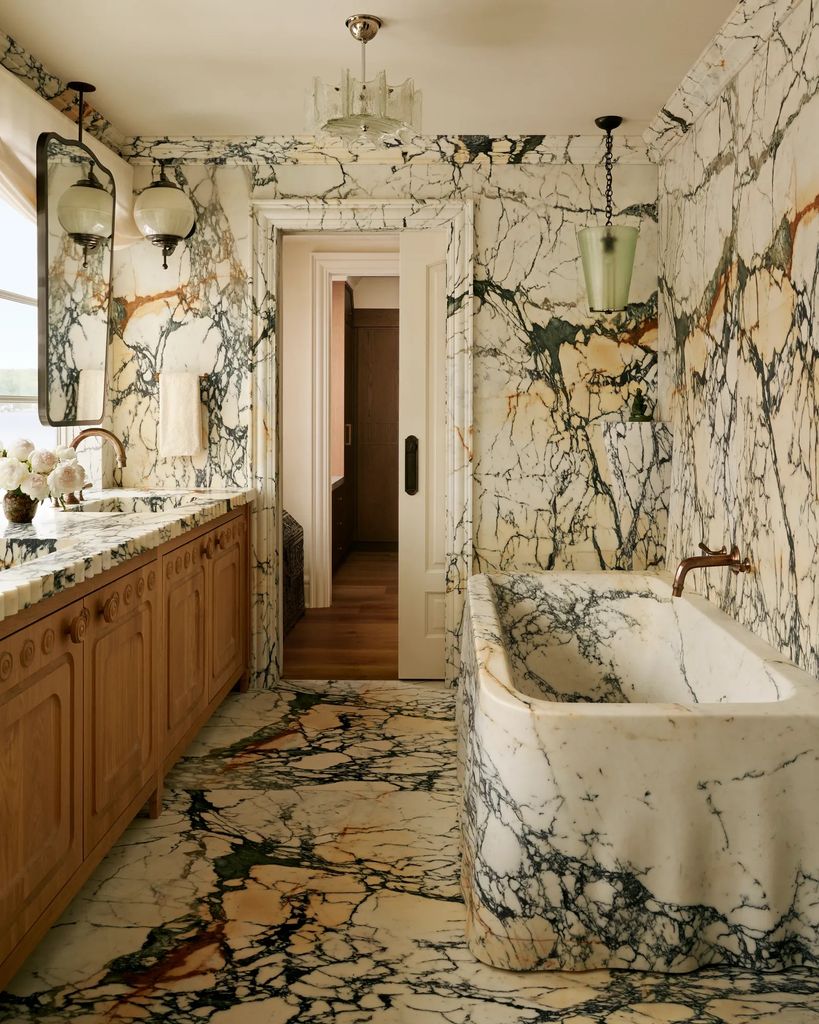 Baño con mármol