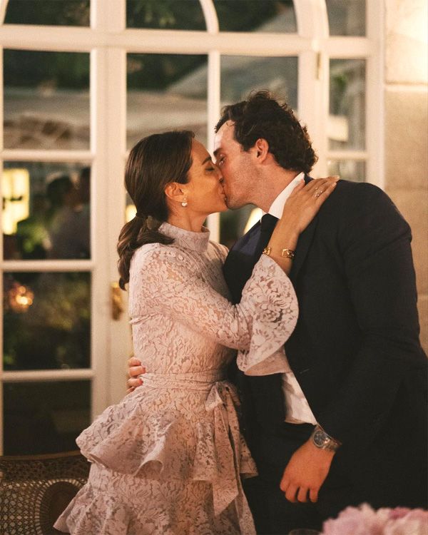 El beso de Tamara Falcó e Íñigo Onieva