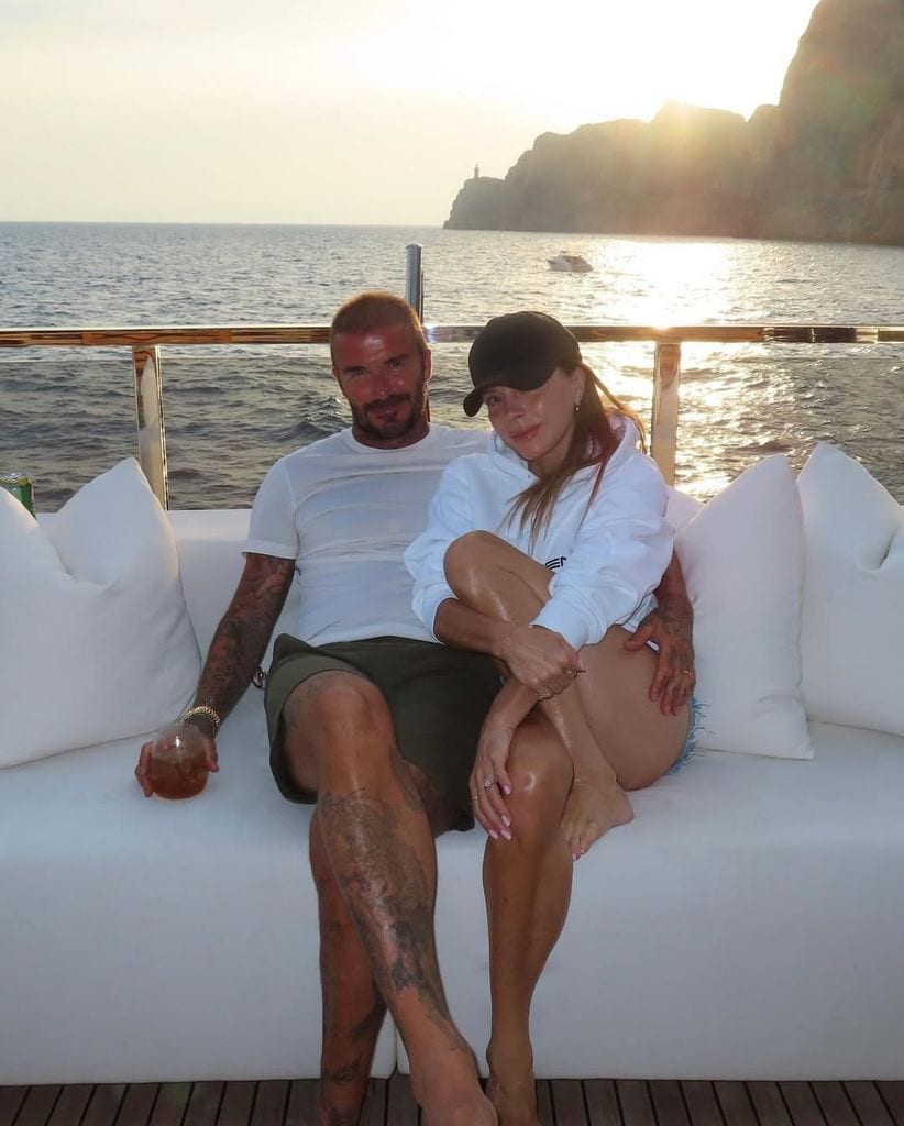 Harper Beckham y Victoria, inseparables en sus vacaciones de verano con looks conjuntados