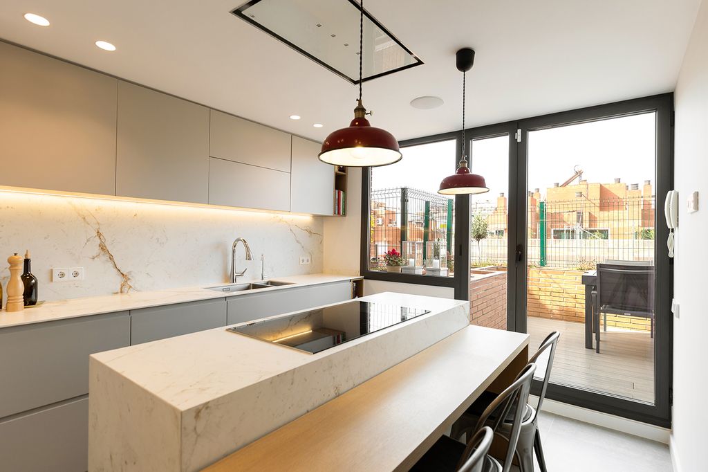 Cocina con muebles con acabado cashmere. 
