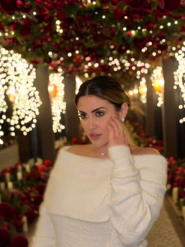 Sofía Rivera Torres posó guapísima con un look decembrino