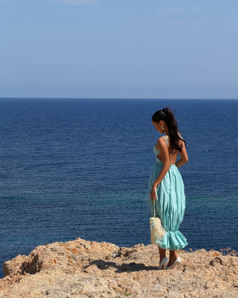 Alexandra en la isla de Corsica para el desfile de Jacquemus.