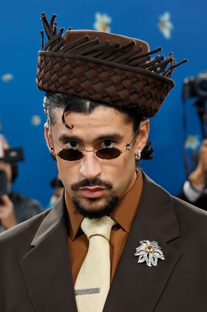 Bad Bunny vestido de Jacquemus en la Gala MET