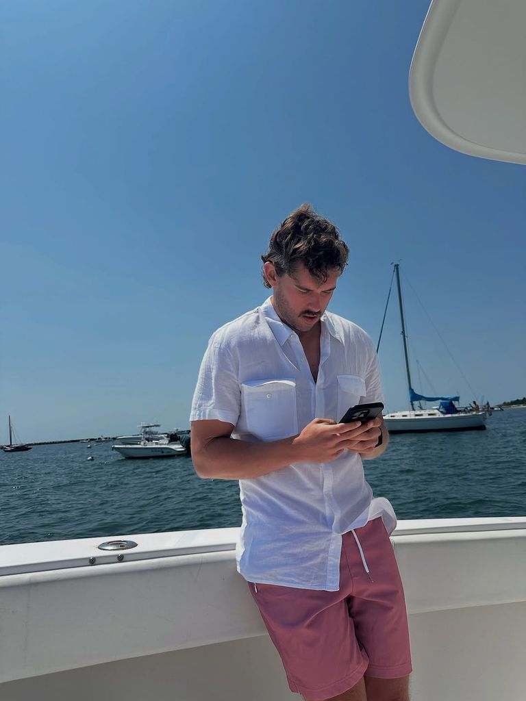 Katherine Schwarzenegger captó a su hermano Christopher y mostró su sorprendente transformación.