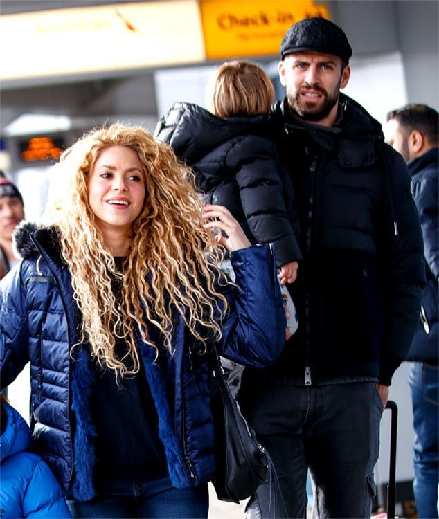 Piqué y Shakira con sus hijos