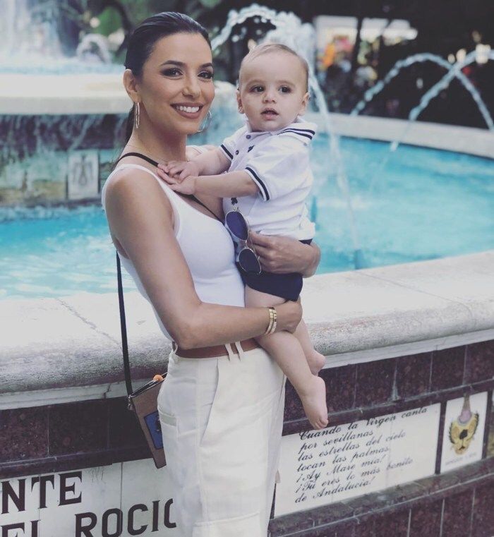 eva-longoria-bebe.baston