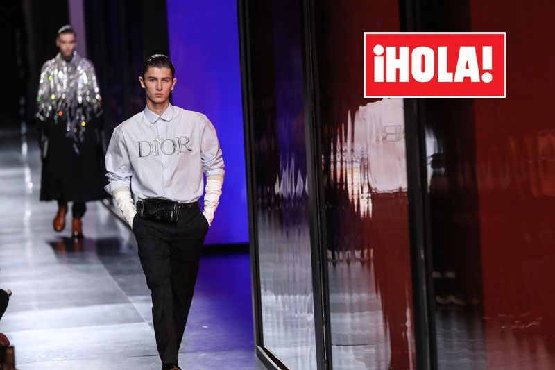 El príncipe Nicolás de Dinamarca, desfilando como modelo