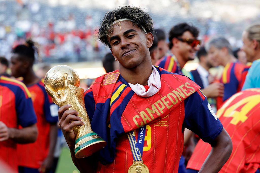 Lamine Yamal, con la Copa del Mundo de fútbol