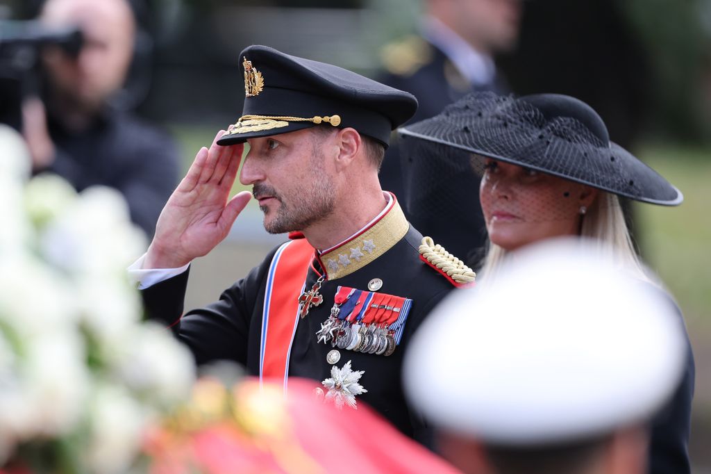Haakon y Mette-Marit afrontan su primer escándalo económico