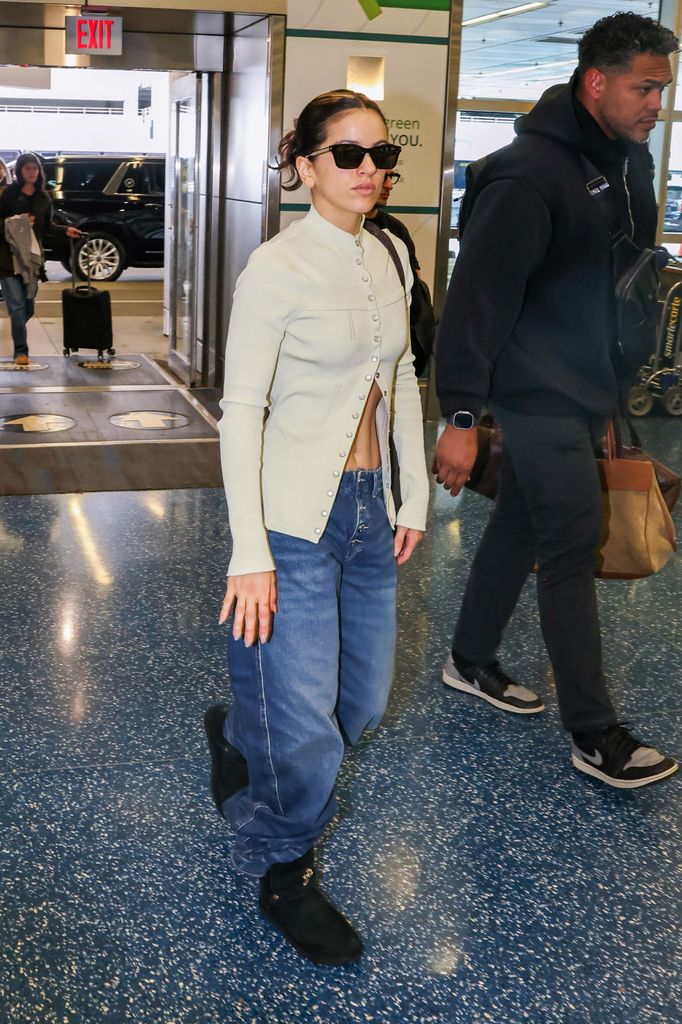 La cantante apostó por un 'look' relajado, sin renunciar a la sofisticación.