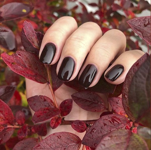 manicura navidad granate