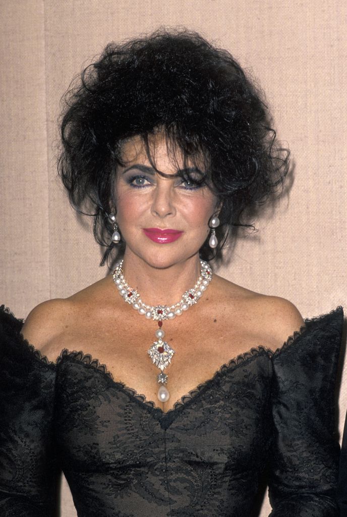 La Perla peregrina pasó por las manos de la realeza española antes de convertirse en uno de los regalos más emblemáticos de Richard Burton para Taylor