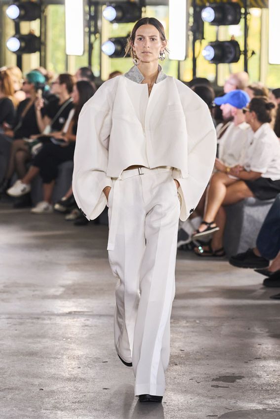 sacai042a