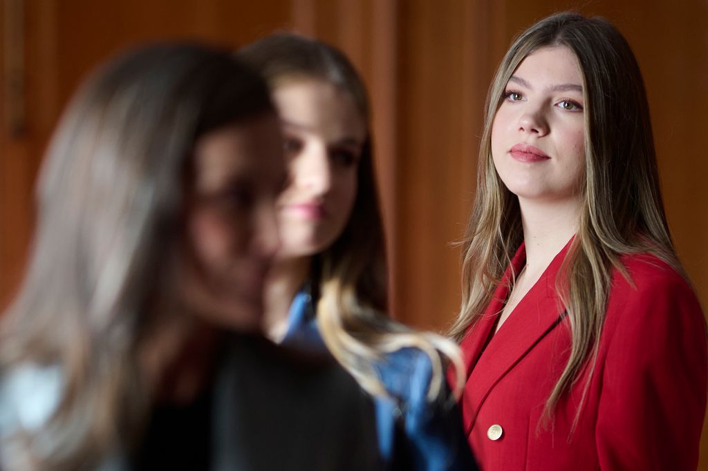 La reina Letizia junto a sus hijas, la infanta Sofía y la princesa Leonor