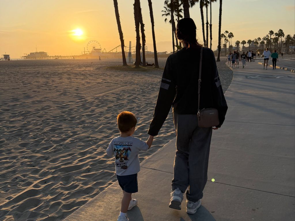 Patricia Pardo y su hijo Luca conociendo California