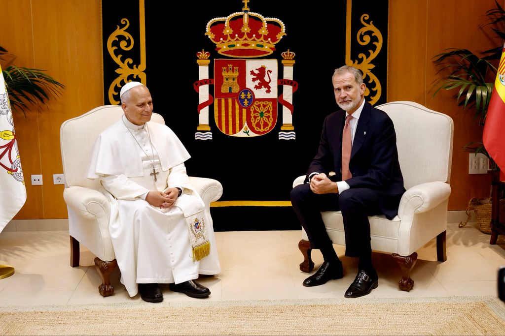 El Papa y el Rey en su encuentro previo antes de abandonar España