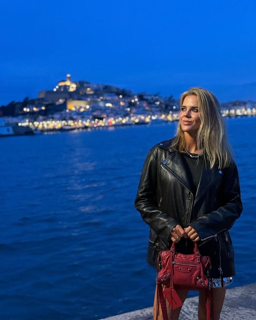 El look roquero de Zara que Amelia Bono ha estrenado en su Semana Santa en Ibiza