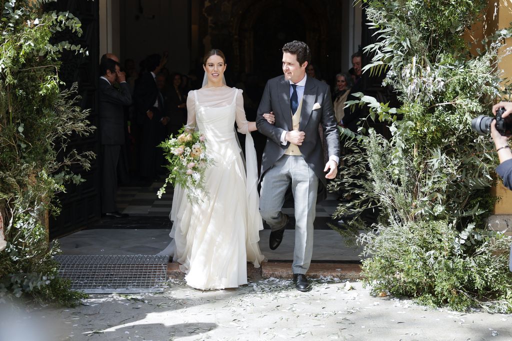 Luis Domecq y Myriam Gonzalo saliendo de la iglesia