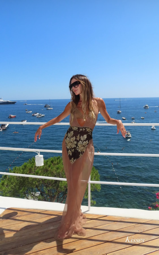 Harper Beckham junto a su madre Victoria de vacaciones de verano 2026
